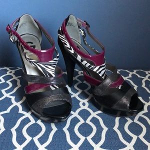 G by Guess Purple & zebra striped high heel Size 9